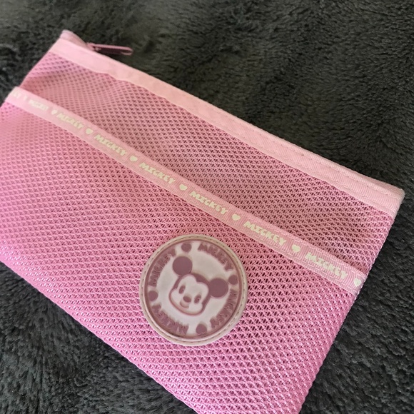 ⭐ 3 FOR $20 ⭐ Disney Mickey Mouse Pencil Case - Picture 2 of 5